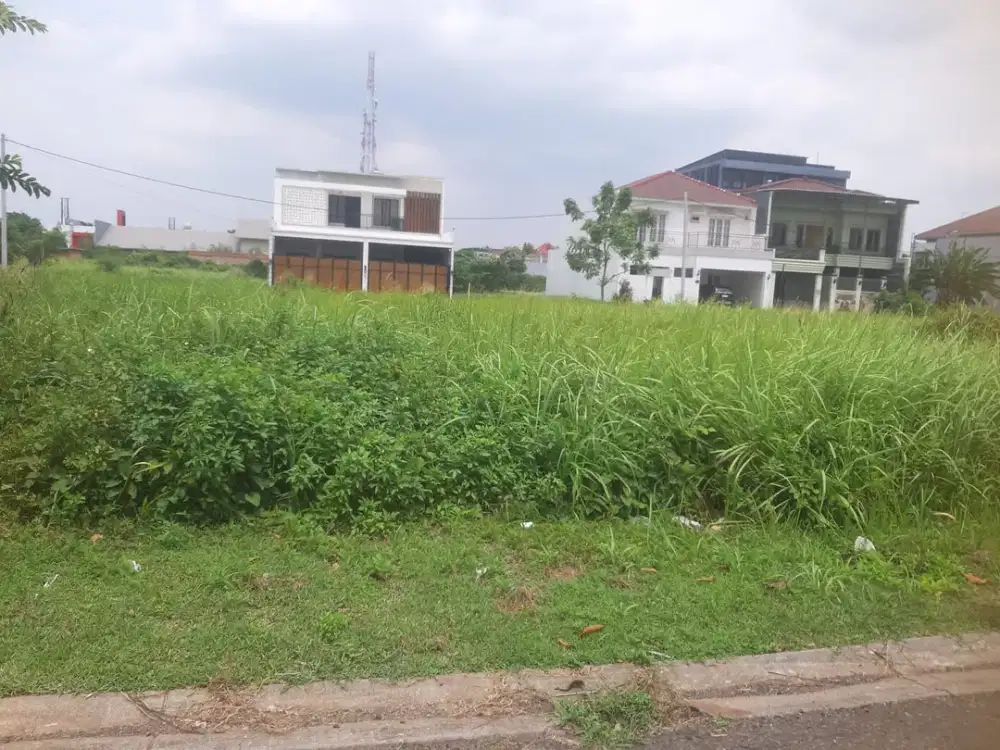 Tanah Dijual – Lokasi Strategis Grand Wisata (800 juta - nego)