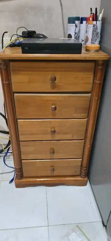 Laci Kayu 5 Laci (Bekas)