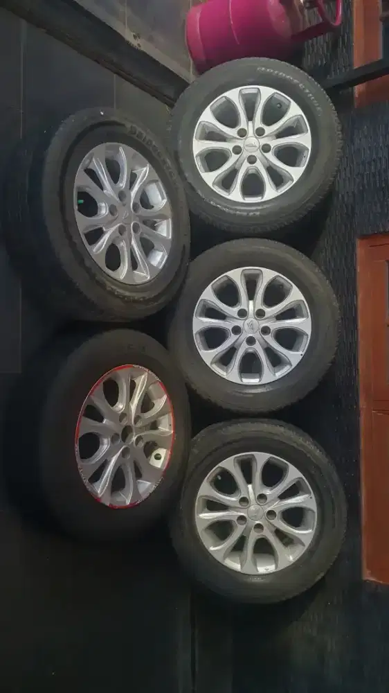 Velg dan ban terios r16 adventure