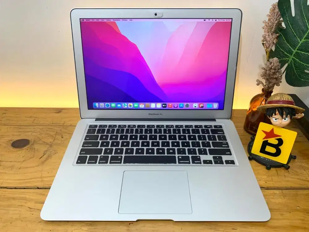 Macbook Air 13 2017 Core i5 RAM 8 /128 Elegant Siap Kerja Harga Murah