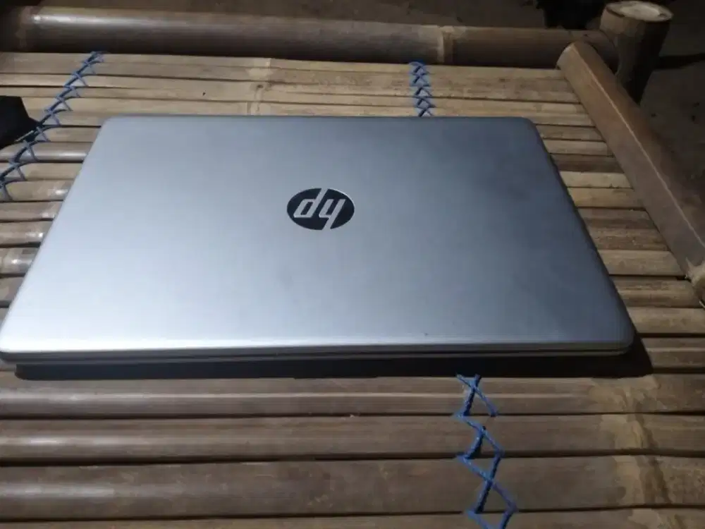 laptop merk hp. pemakain baru
