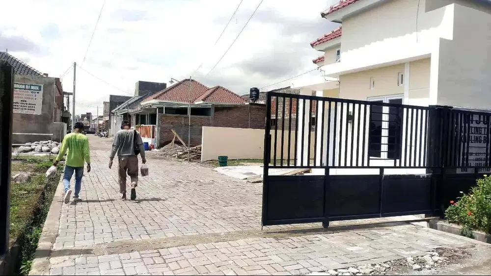 Perumahan di Timur Luwes Gentan. Bs KPR & Cash