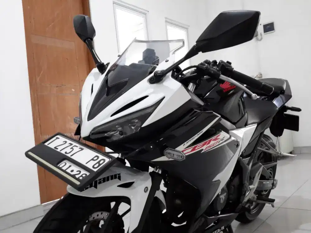 CBR LED Hitam Putih 2017 Antik