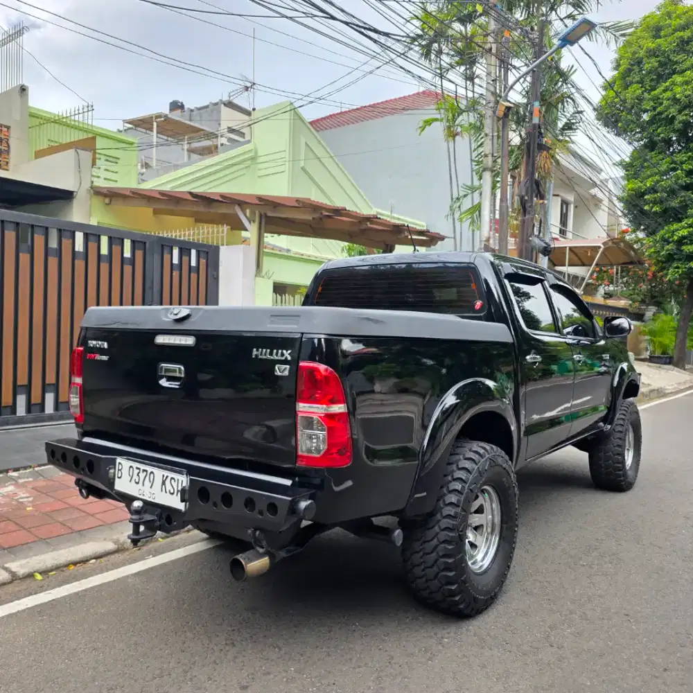 Super Keren. Ganteng. Toyota HILUX V MATIC DIESEL VNTurbo 2014 Hitam