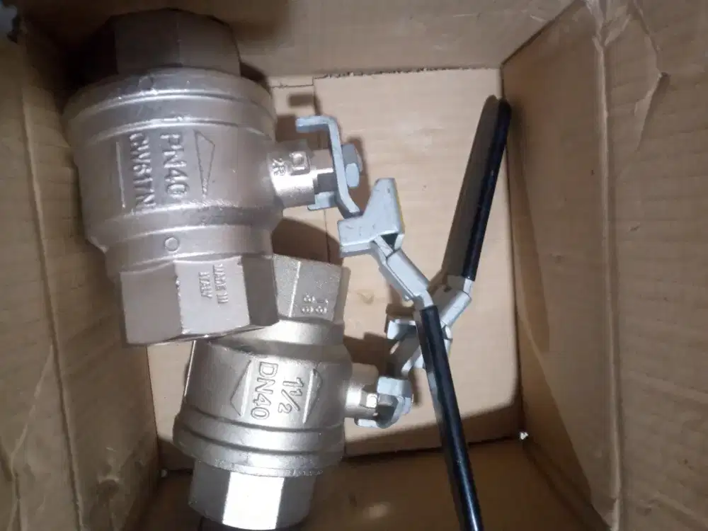 Ball valve 1 1/2 inch