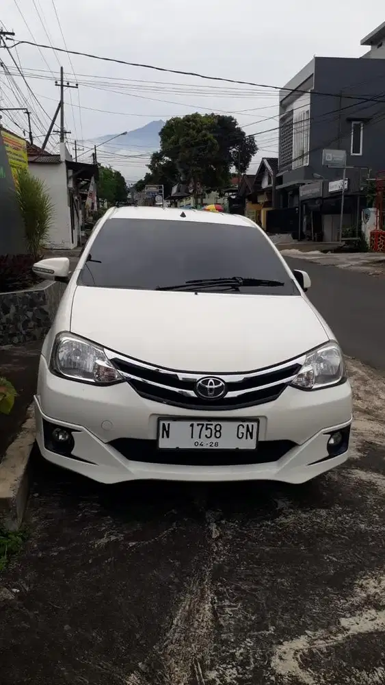 Etios Valco 2015