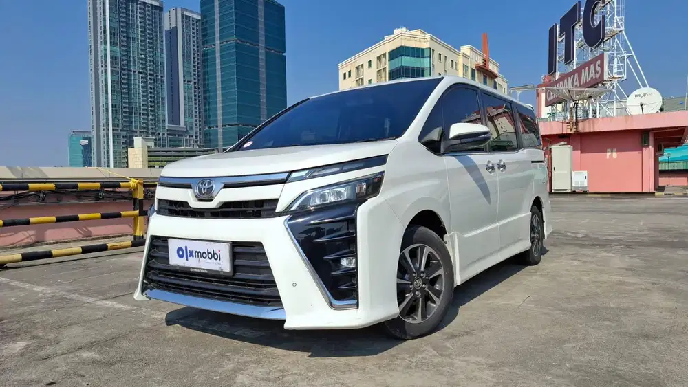 DP MURAH - Toyota Voxy 2.0 Bensin-AT 2018