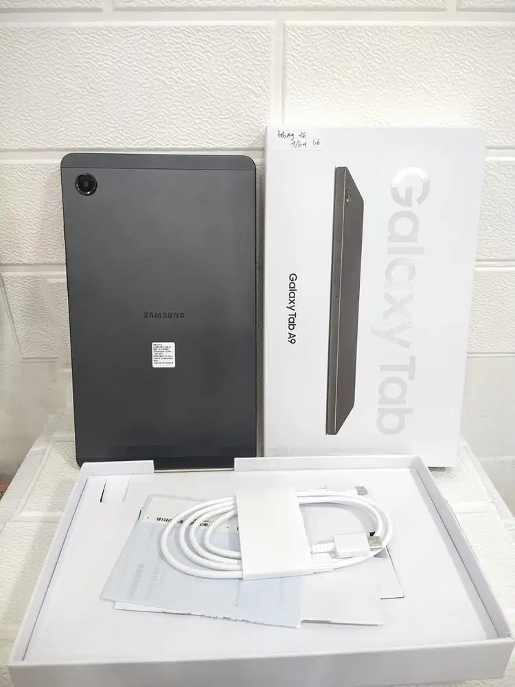 Samsung tab A9 4/64 LTE  GRS 06/2026 like new