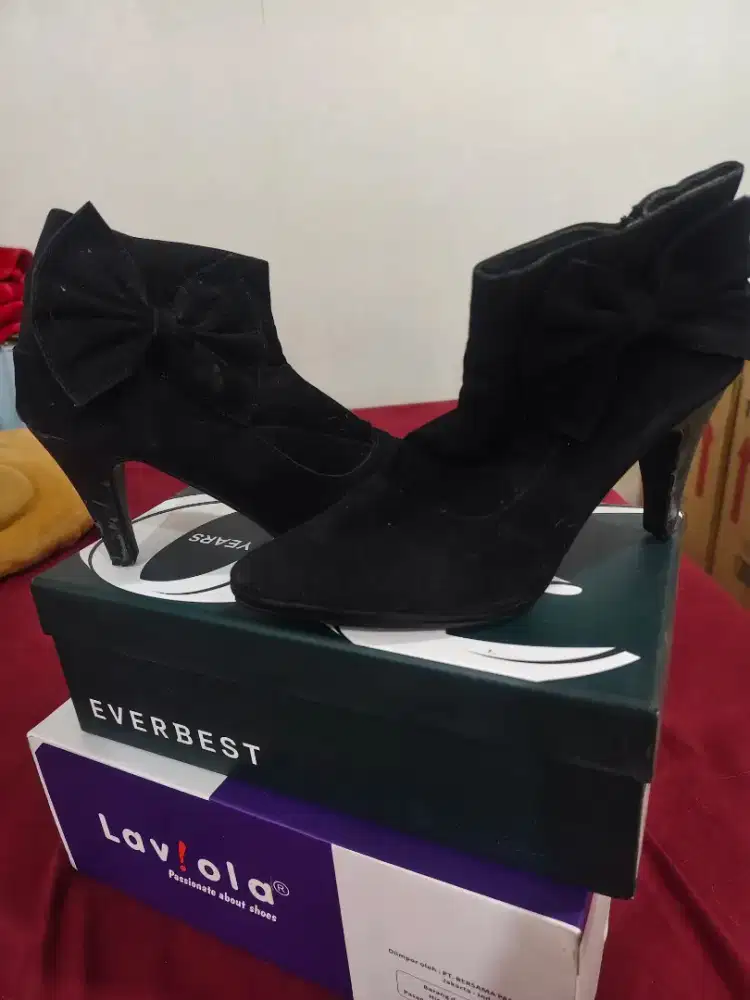 Sepatu Boots Cantik Merk Absolute Ukjran kaki 38