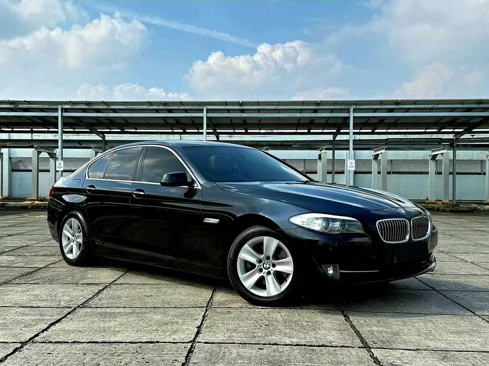 BMW 528 528i Luxury 2.0 2012