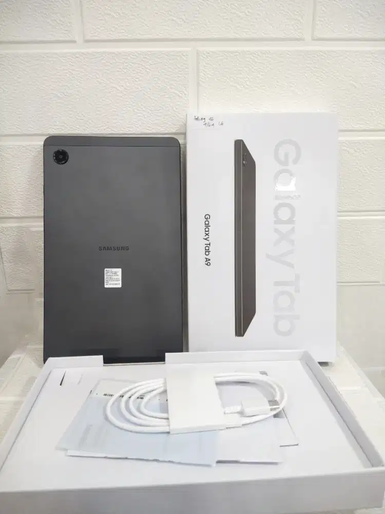 Samsung tb A9 4/64 celluler grs 06/2026 like new