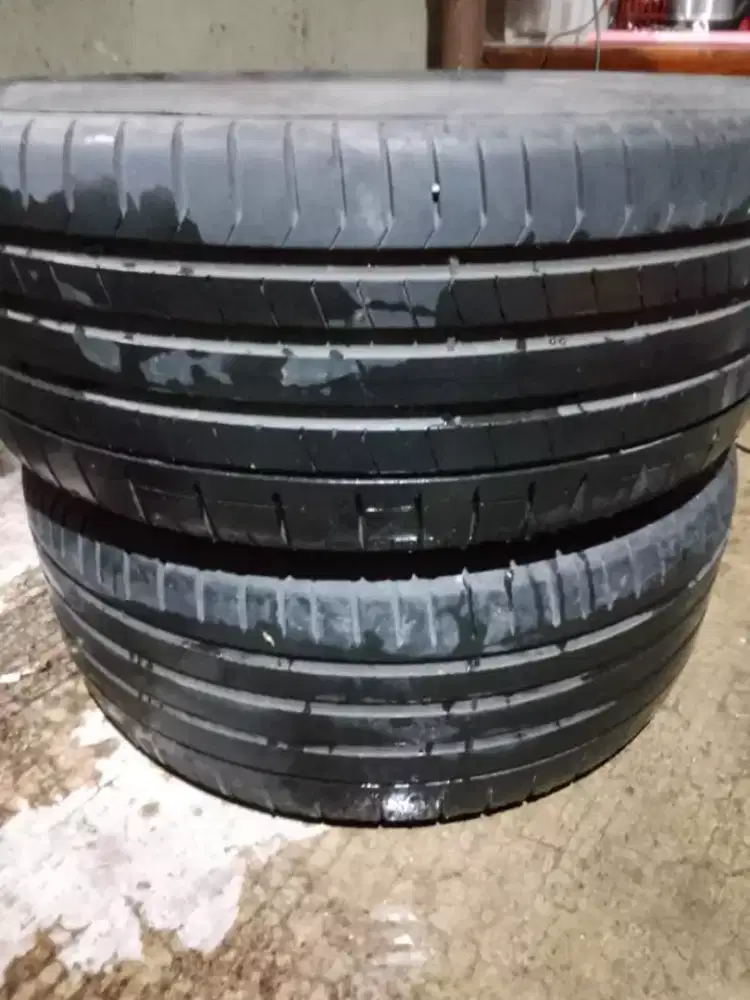 Di jual 4 ban bekas kembang masih tebal