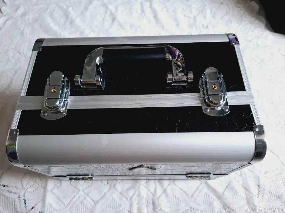 Dijual beauty case produk Johnny Andrean, ori