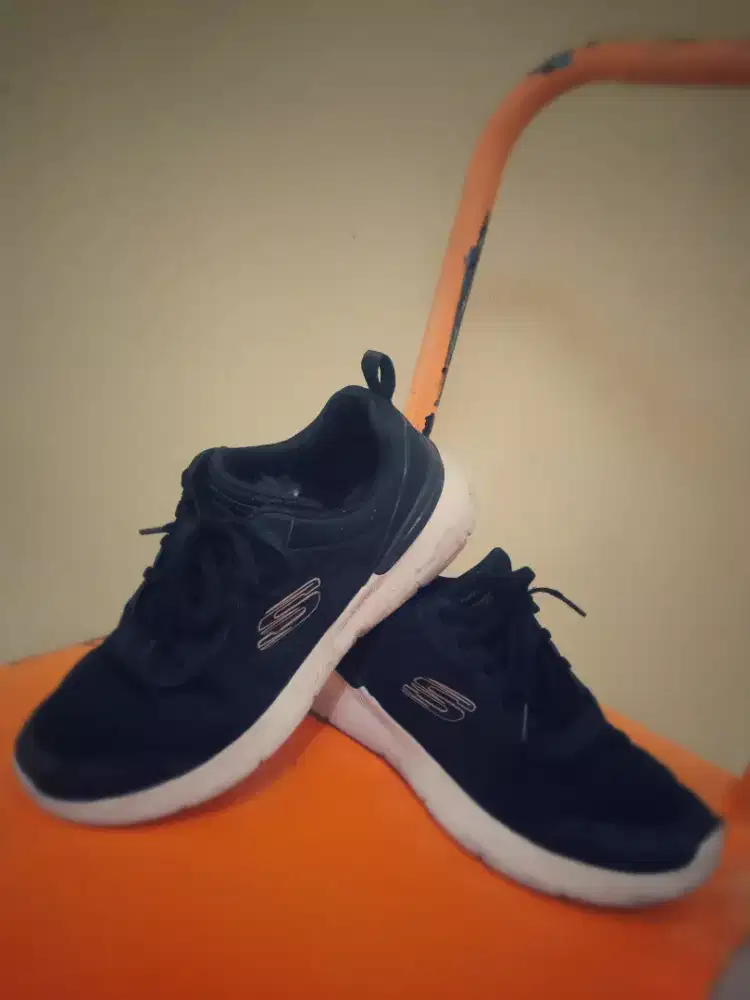 SEPATU SKECHERS - HSC 2025