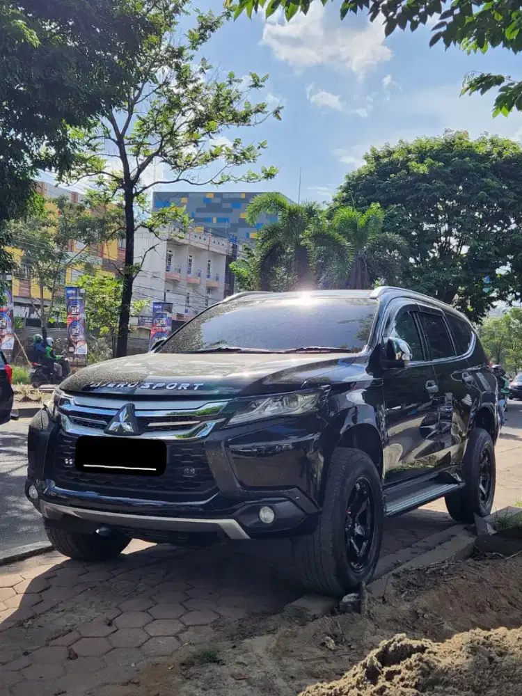 Pajero Sport 2.5 Exceed Solar AT 2016