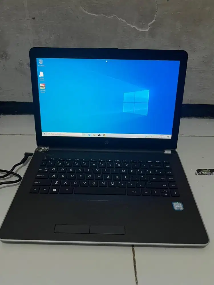 Hp Laptop 14-bs0xx i3 6006U 4gb 14inc