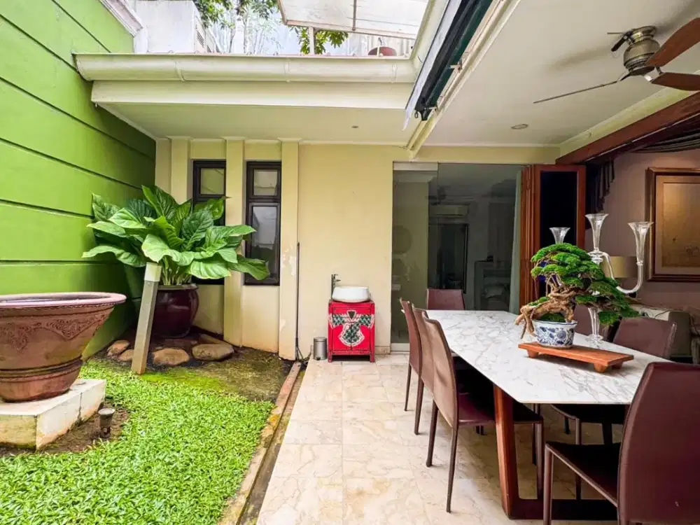 Rumah Single House Semi Furnished di Kebayoran Baru — Lokasi Strategis & Bangunan Terawat | LT 346 m²