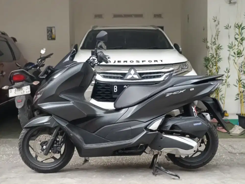 Pcx 160 tahun 2022 low km 4rb/tt boleh gan cash lebih bagus