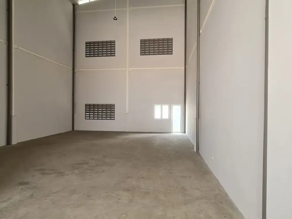 GUDANG BARU SIAP PAKAI DEKAT PIK BEBAS BANJIR BEBAS KULI LIAR