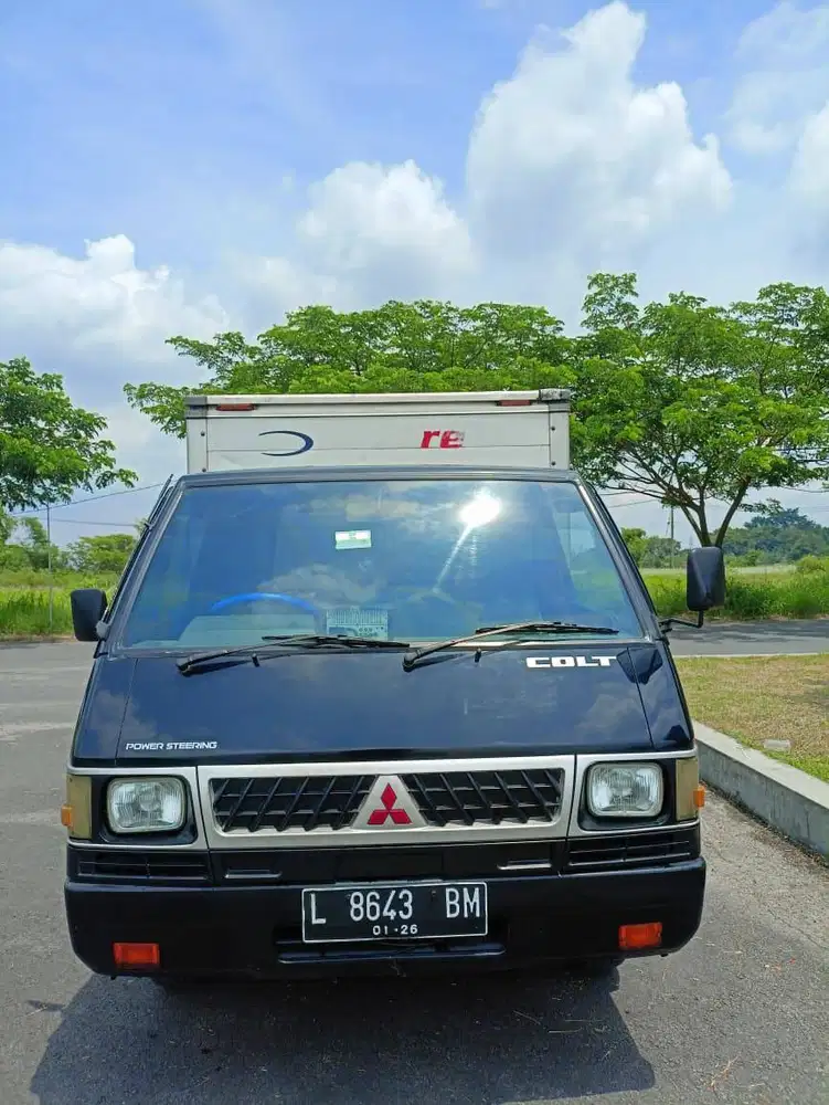 Mitsubishi L300 Box 2010