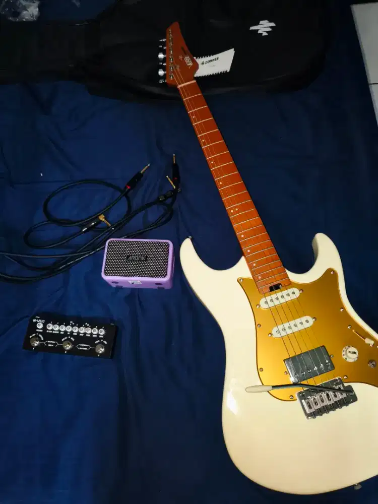 Gitar cakep donner dst 550 komplit tinggal genjreng