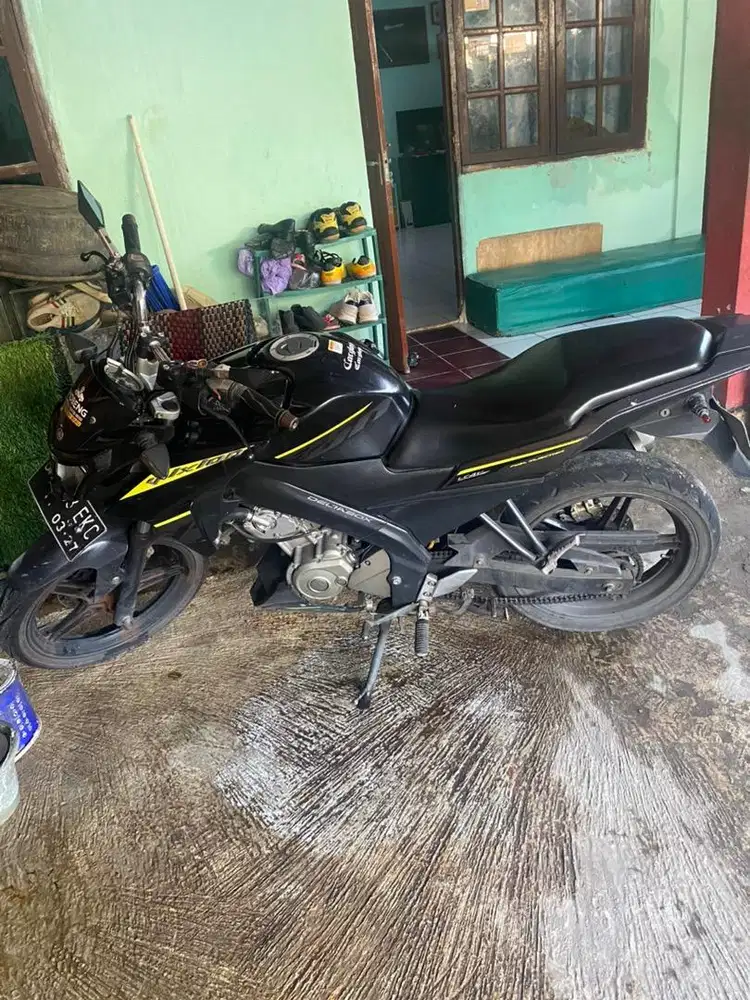 Di jual Motor Vixion second + kelengkapan surat