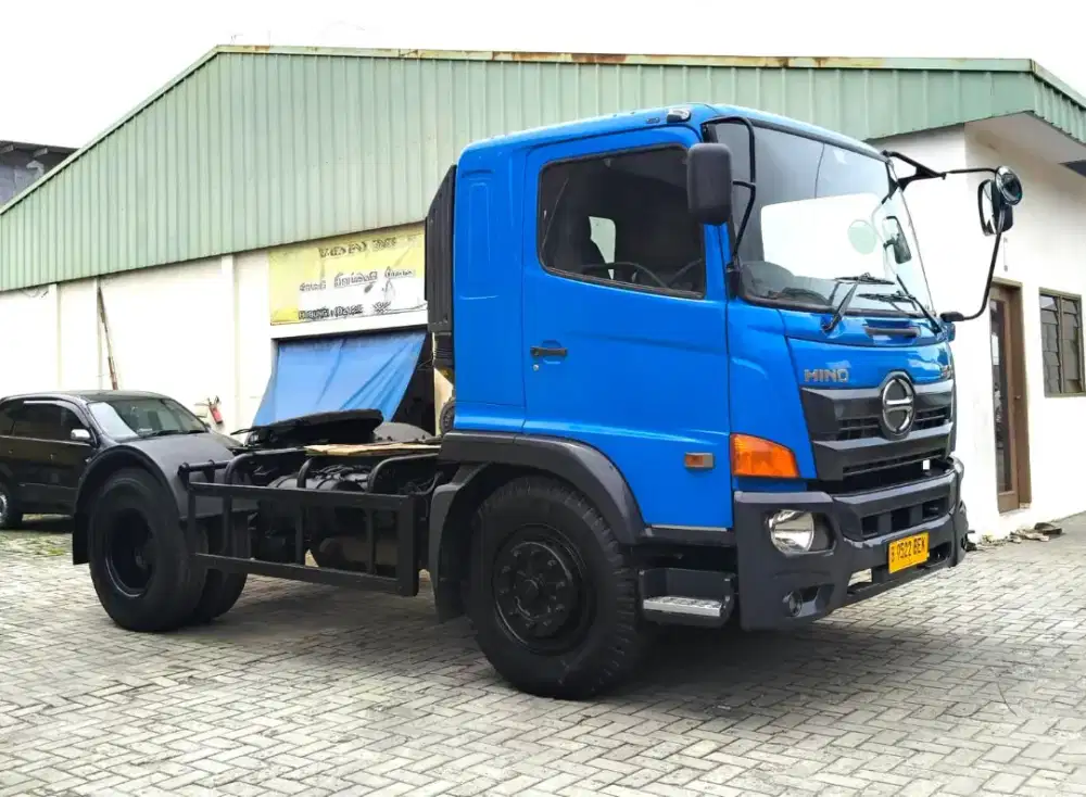 MURAH Hino engkel 4x2 tractor head SG 260 TH 2020 trailer