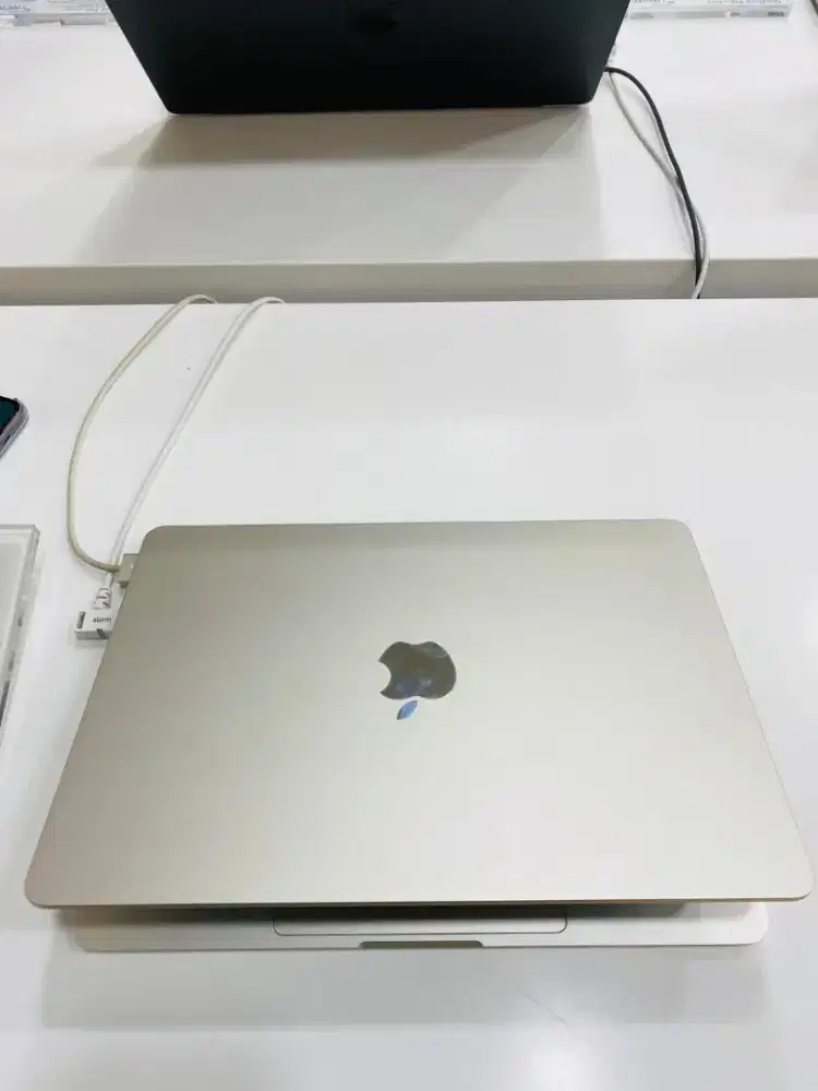 KREDIT MACBOOK AIR 13 inc M2
