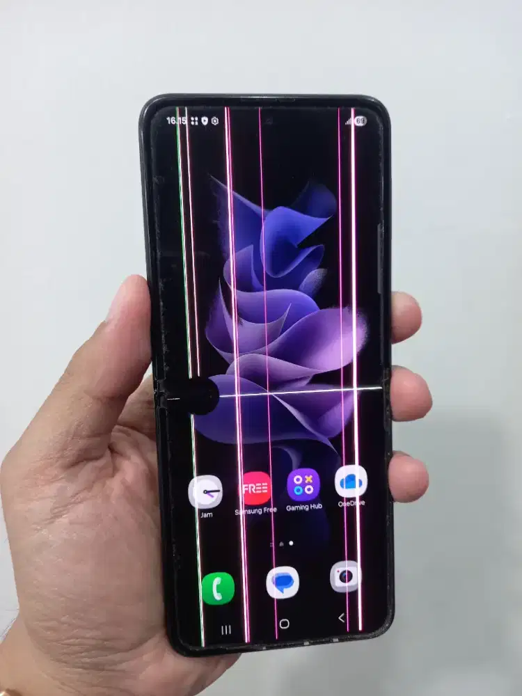Samsung Galaxy Z Flip 3 Ram 8/256Gb 5G Fullset ada minus dibaca