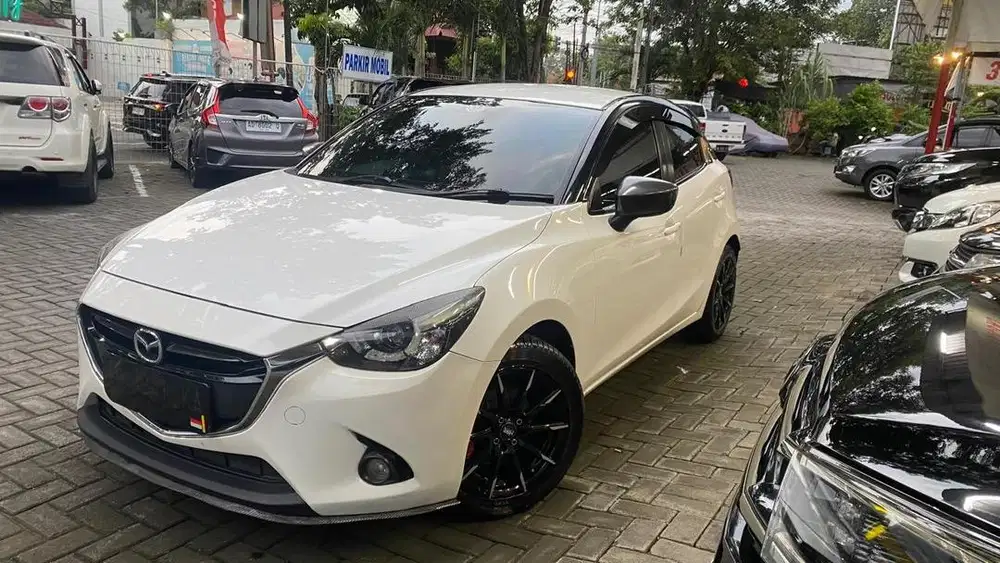 Mazda 2 skyaktif 2014