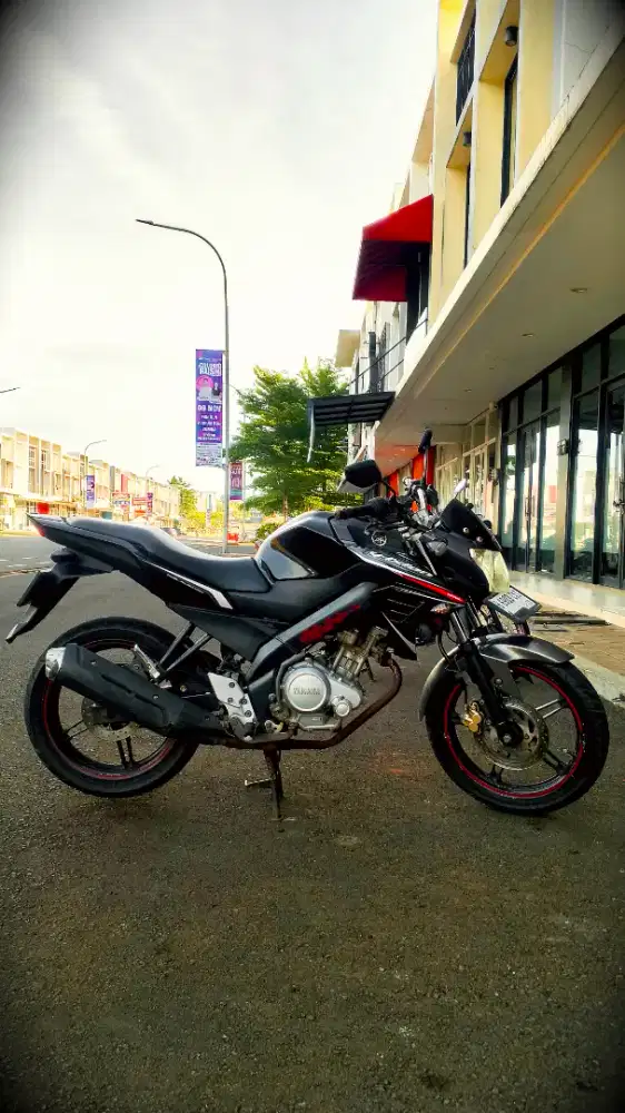 bismillah jual motor Yamaha Vixion 2014 NVA pajak off BPKB only