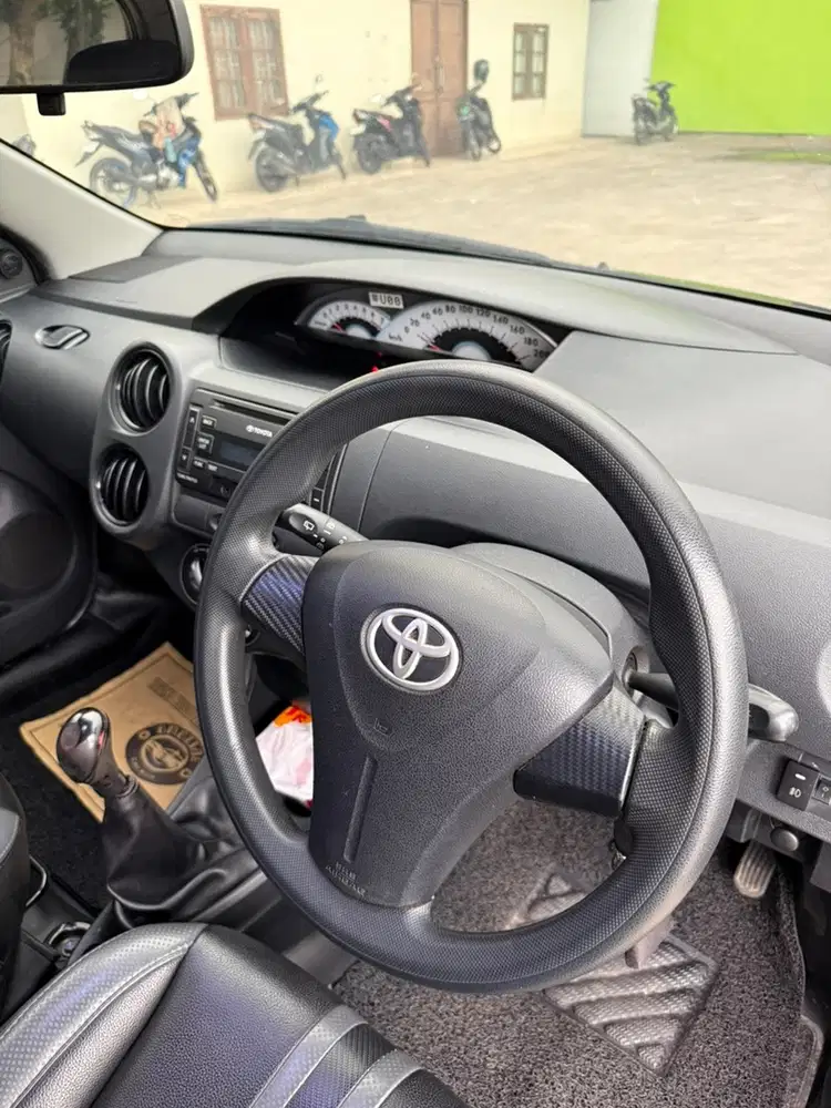 Toyota Etios Valco 2013 Bensin