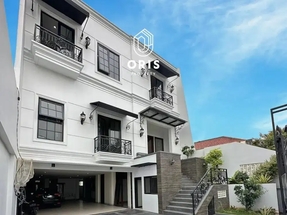 Rumah Baru Kawasan Menteng Private Lift Swimming Pool