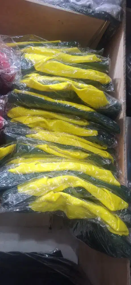 Kaos kerah cuci gudang