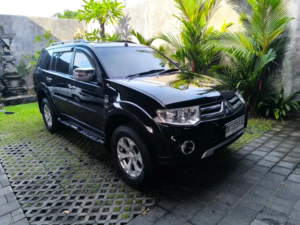Pajero Sport Dakar 2014 hitam
