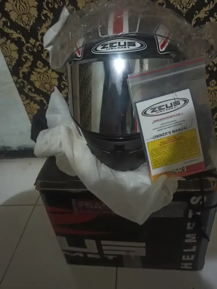 Helm zeus ZS 813