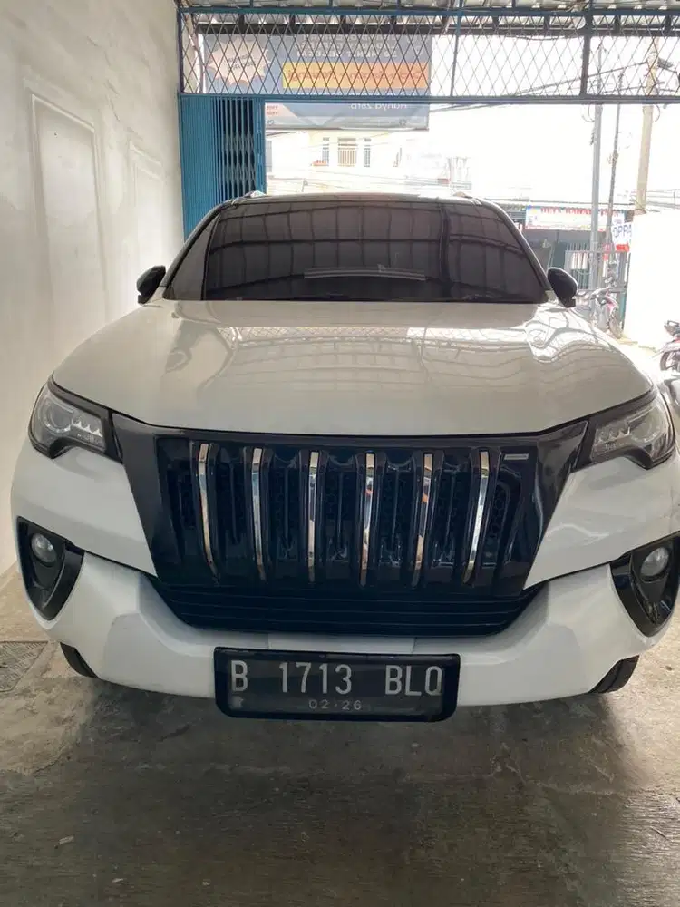 TOYOTA FORTUNER VRZ 2018 A/T 4x2 FIRST HAND OWNER sejak BARU 100%