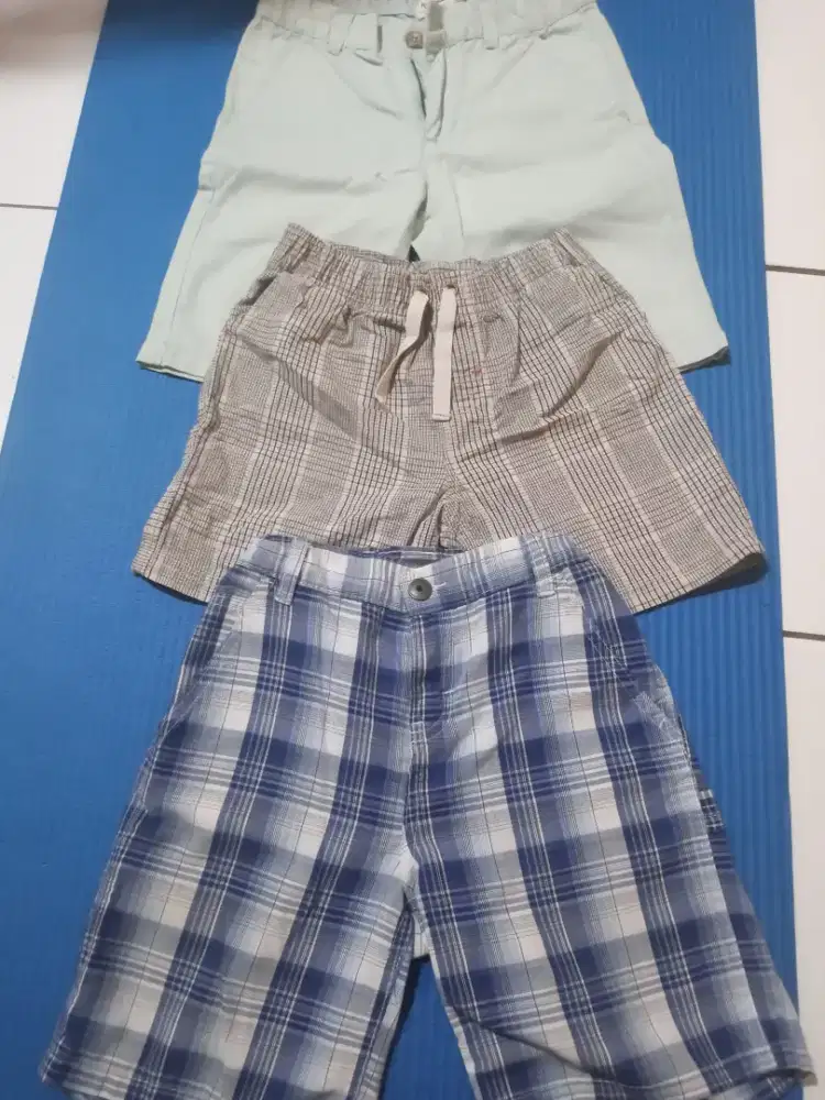 Celana pendek anak laki laki