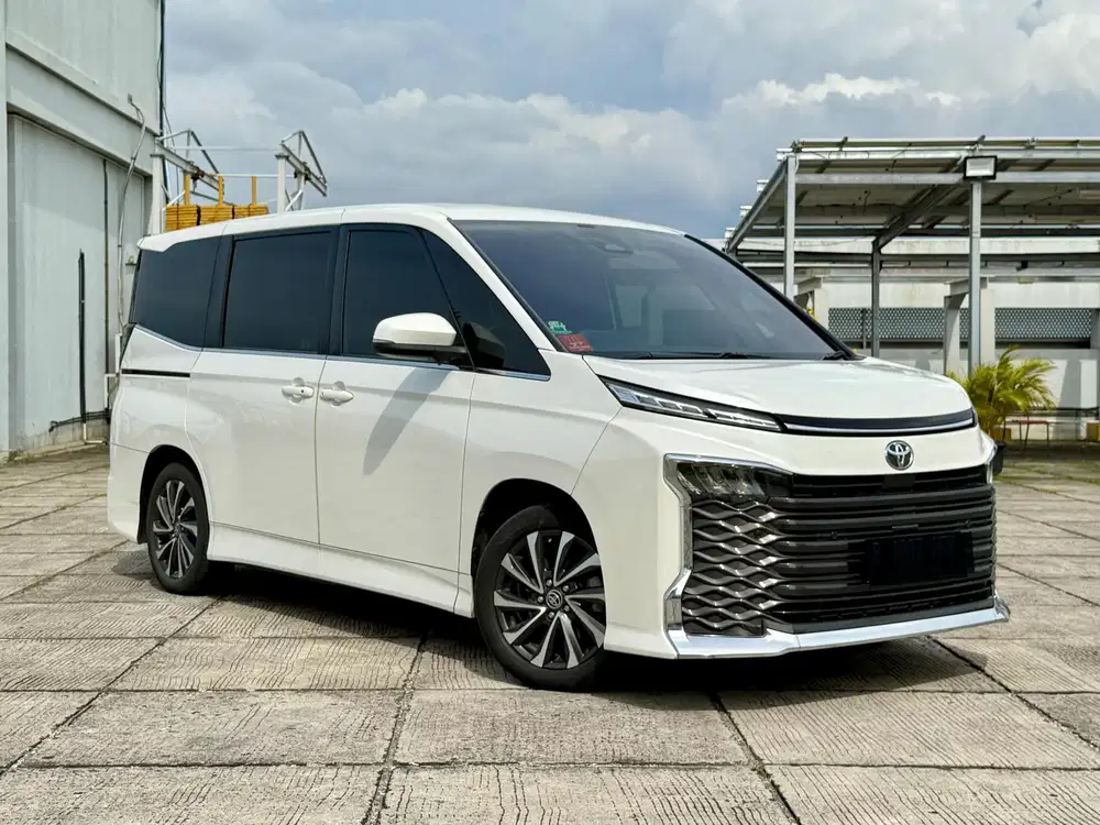 Toyota Voxy 2.0 2022
