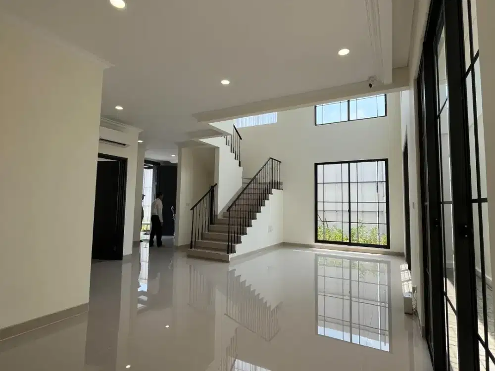 Hunian Cantik 3 Lantai Luas 120 Selangkah ke Summarecon Mall Serpong