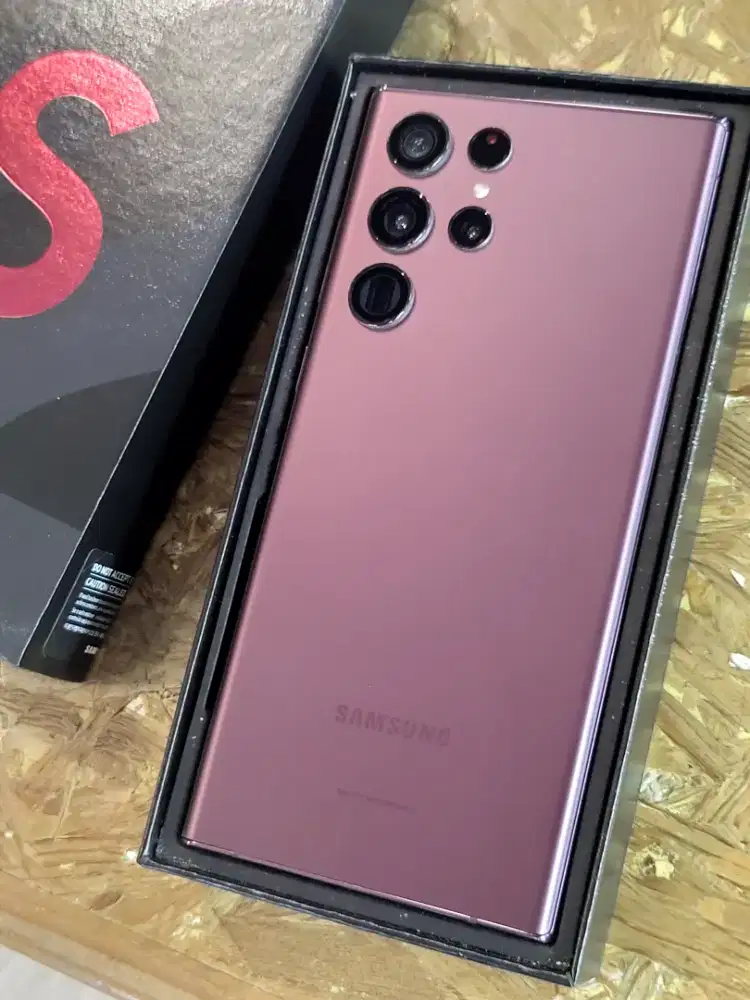 Samsung Galaxy S22 Ultra 12/512Gb Sein