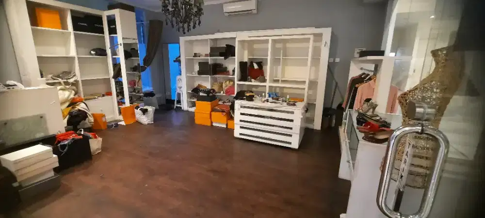 Jual lemari bongkaran butik