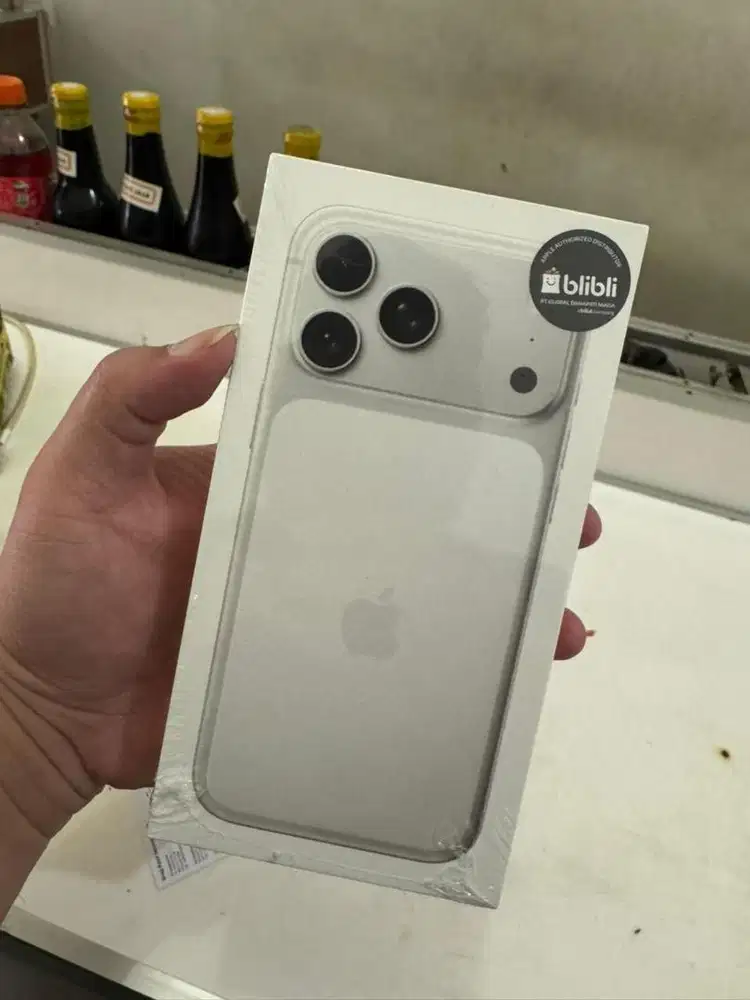 BNIB 17 Promax 256GB