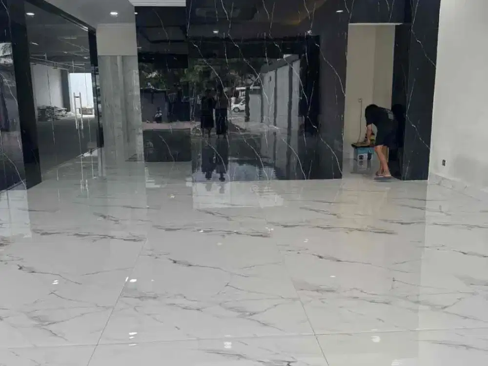 Gedung Bagus 6.5 Lantai di Jl. Johar - Menteng