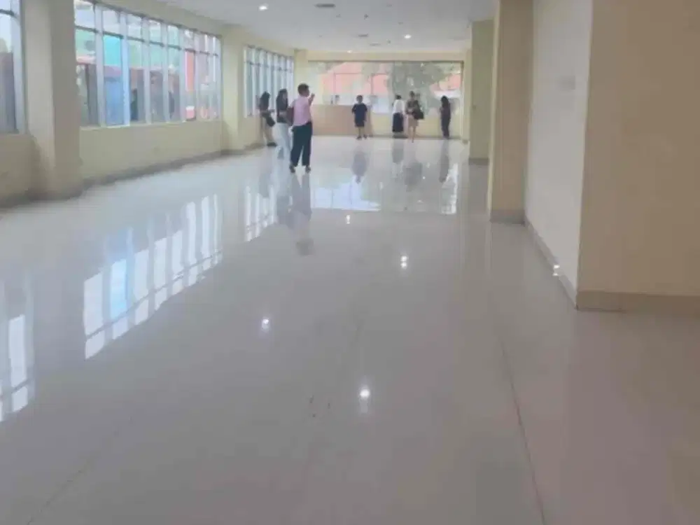 Gedung Baru 5 Lantai di Jl. Cikini - Menteng