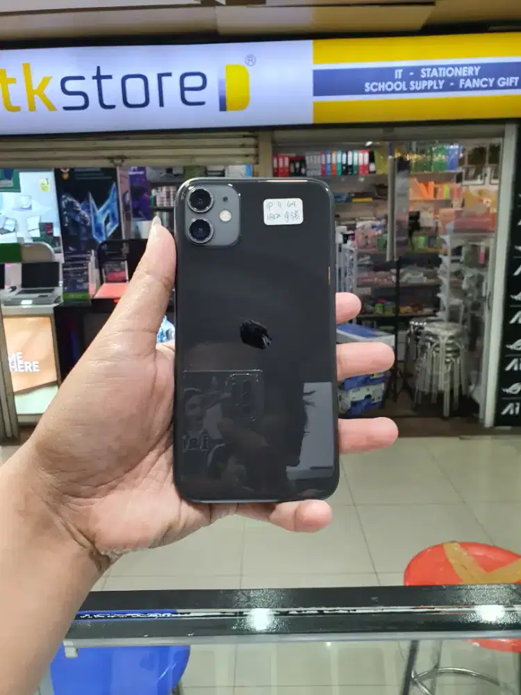 IPhone 11 64 GB Second Resmi iBox
