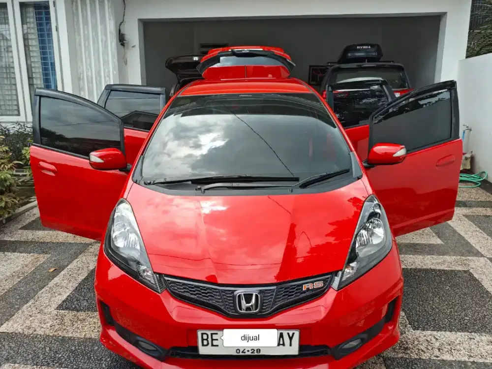 Dijual Honda Jazz tipe RS 2013