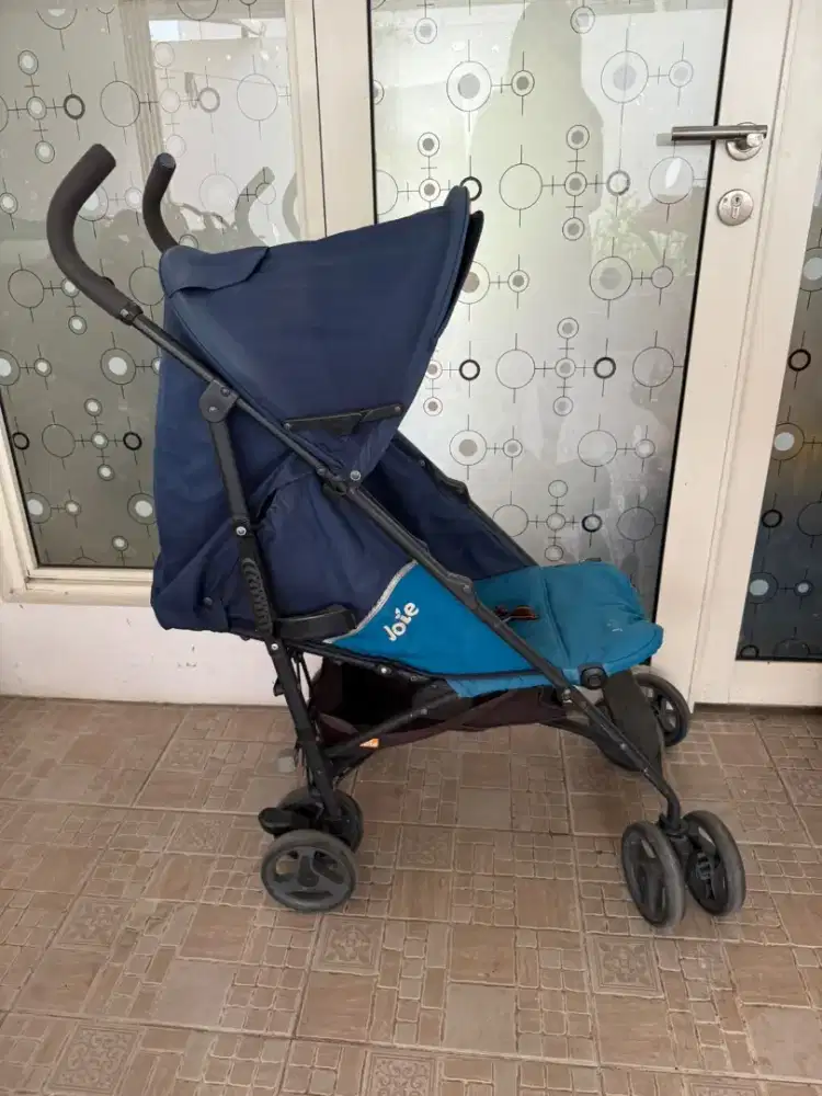 Stroller Bayi Joie warna biru tua