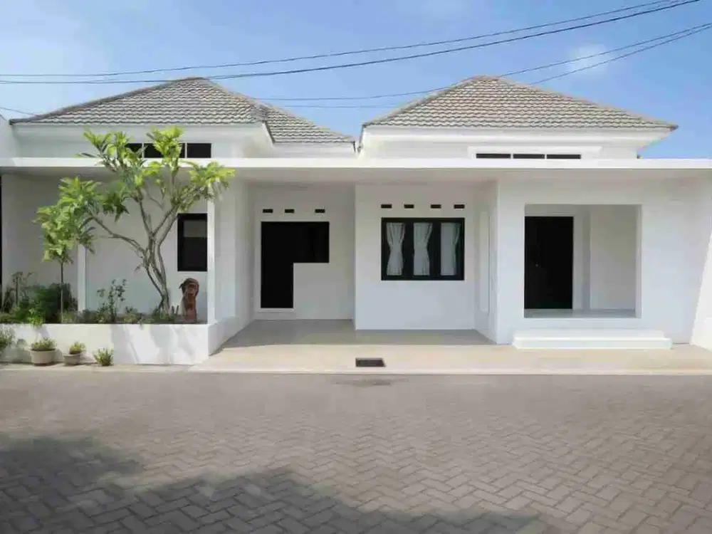 Di jual murah sekali kokoh parkir 3 mobil nyaman sekali