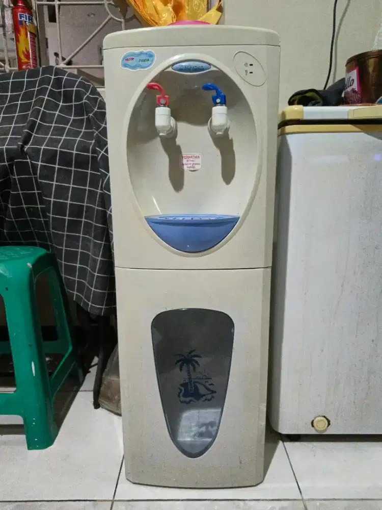 Dispenser Miyako tinggi hot & cool